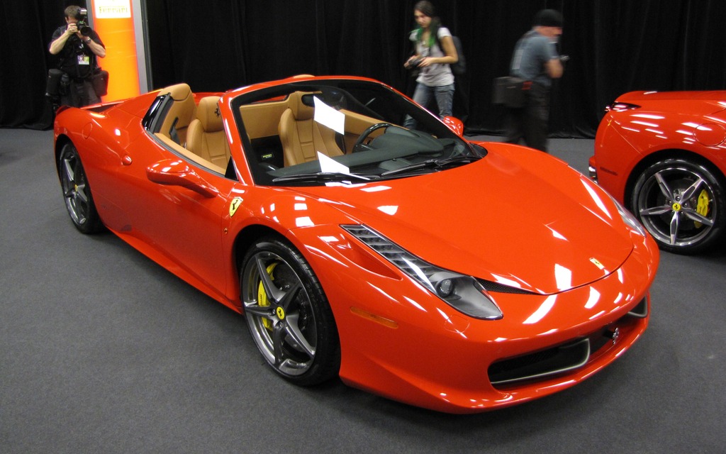 7- Ferrari 458 Spider : une œuvre d’art de 570 chevaux.