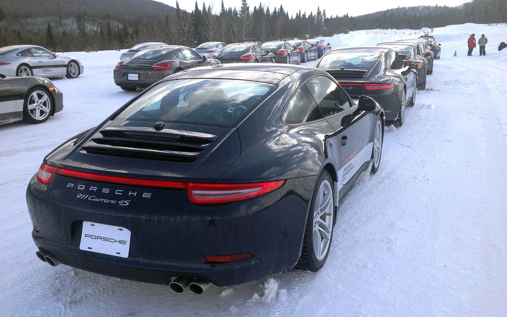 Les 911 Carrera 4S à rouage intégral.