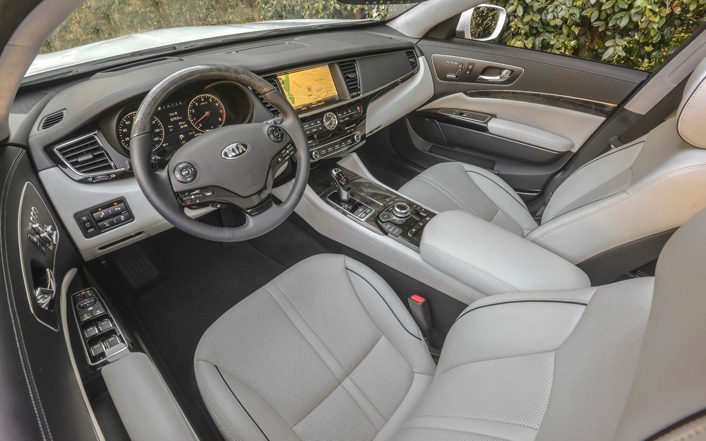 Kia K900 2015