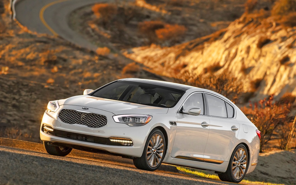 Kia K900 2015