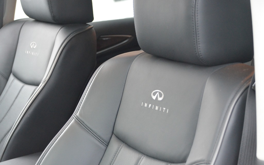 There are few ergonomic miss-steps inside the Infiniti.