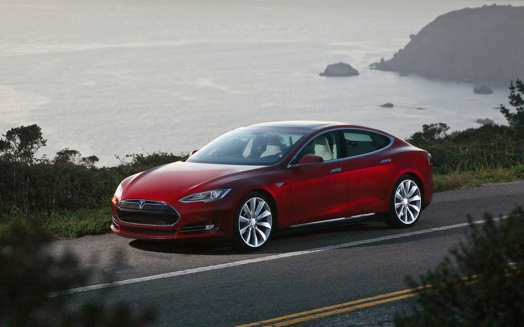 Tesla Model S 2014