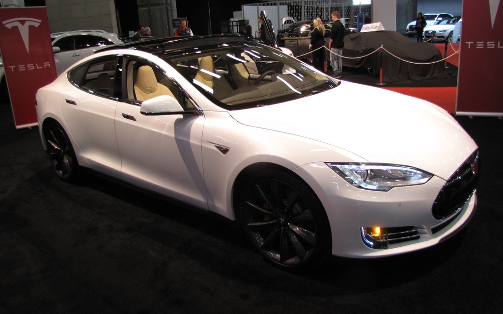 Tesla Model S 2014