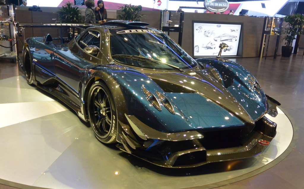 4 - Pagani Zonda Revolucion