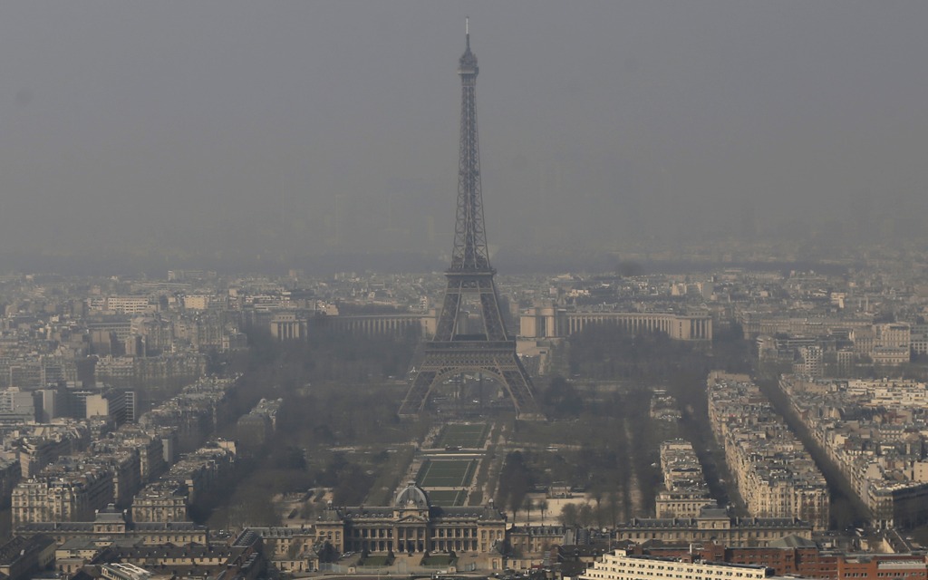 Smog sur la ville de Paris