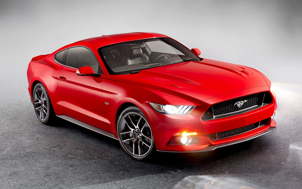 Voici celle qui n'est pas encore tout à fait parmi nous, la Mustang 2015!