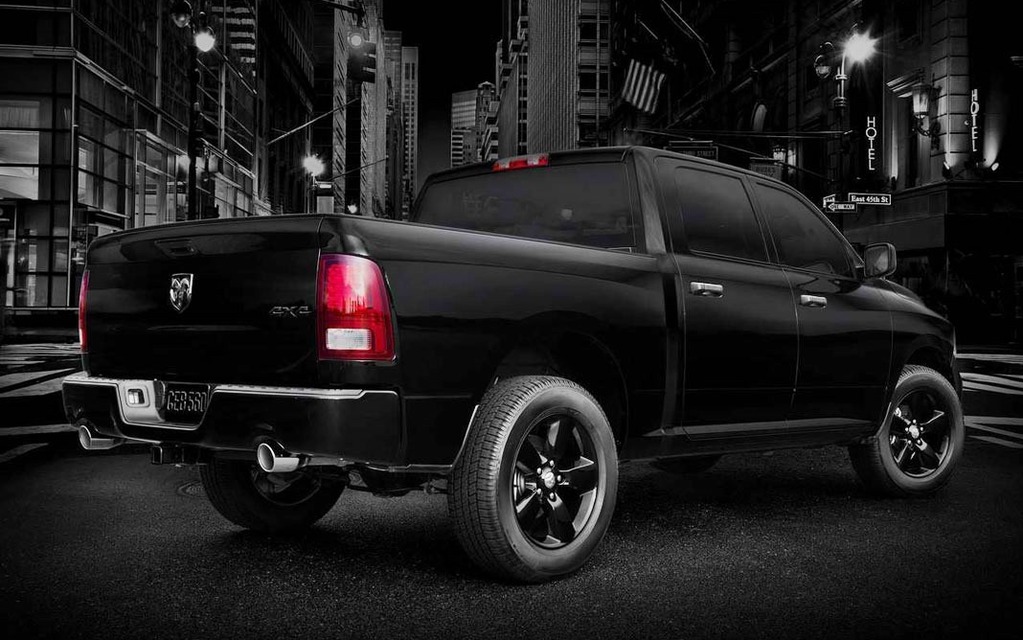 RAM 1500 Black Express