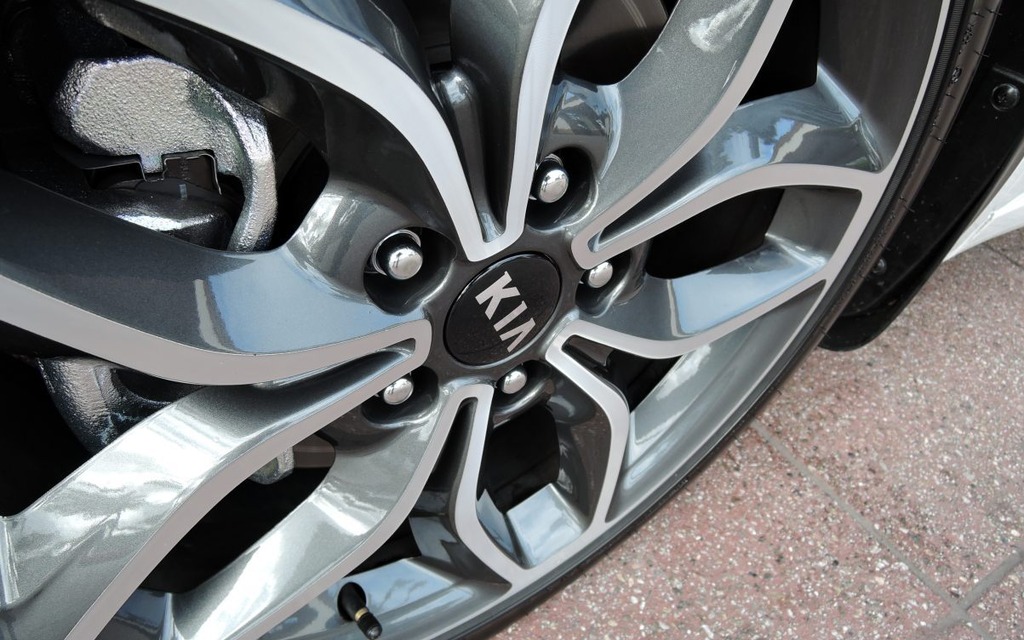 The SX model sports 18-inch wheels.