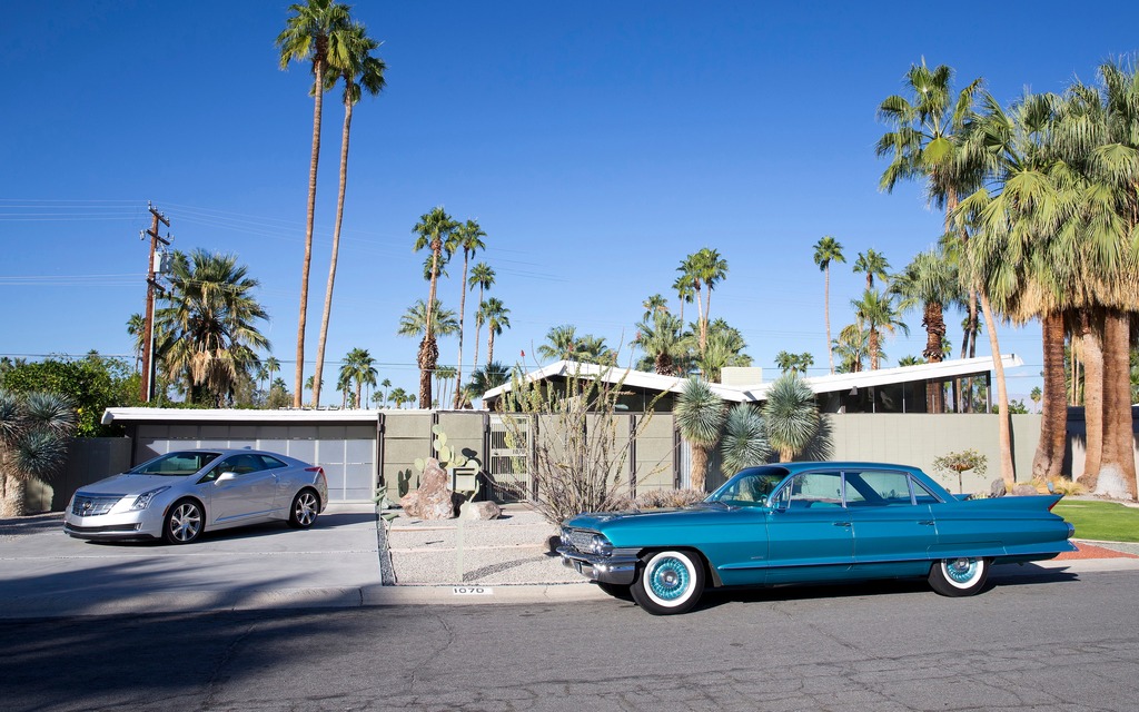 La Cadillac ELR et une de ses imposantes ancêtres du milieu des années 60