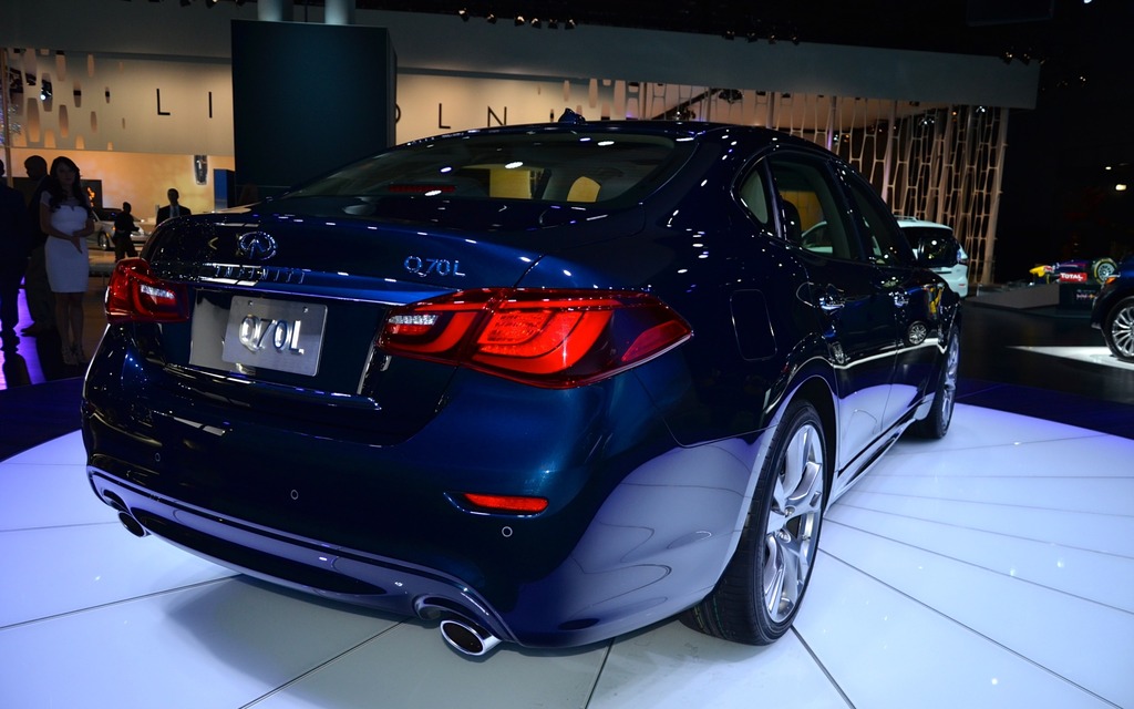 Infiniti Q70 L au Salon de l'Auto de New York 2014