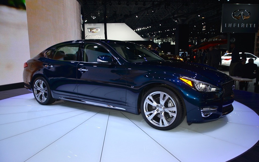 Infiniti Q70 L au Salon de l'Auto de New York 2014