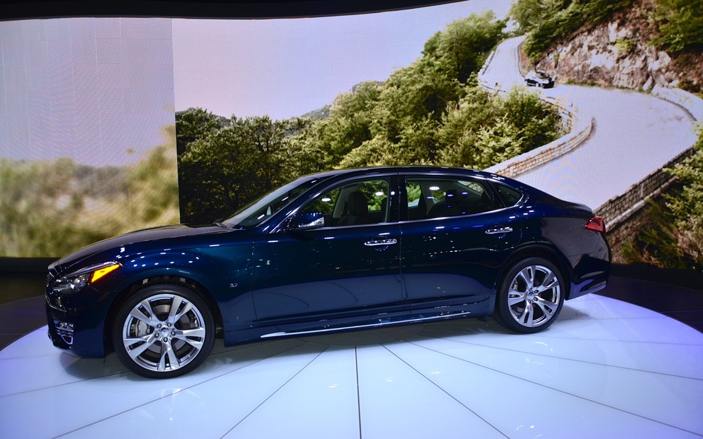 The Infiniti Q70 L at the 2014 New York Auto Show
