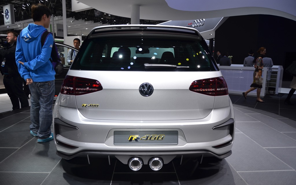 Volkswagen Golf R400