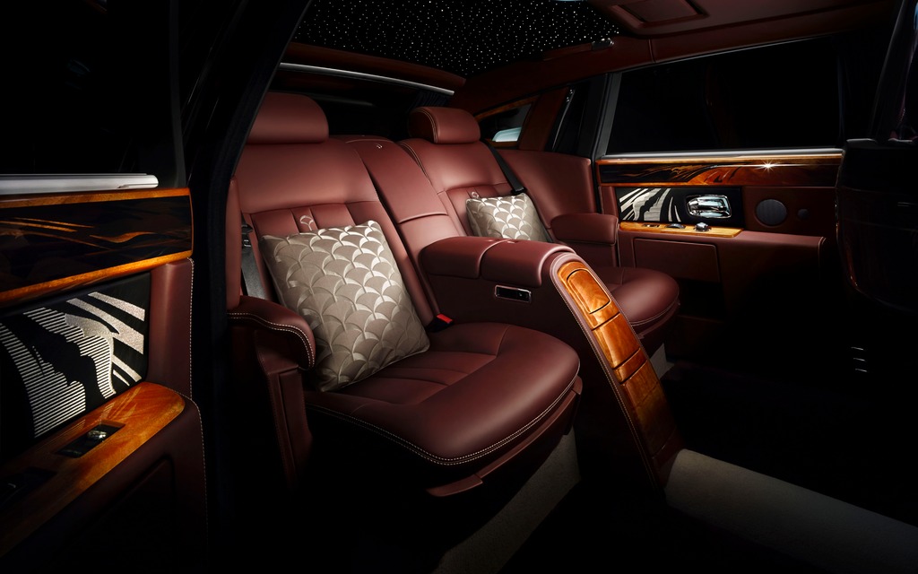 Rolls-Royce Phantom Pinnacle Travel