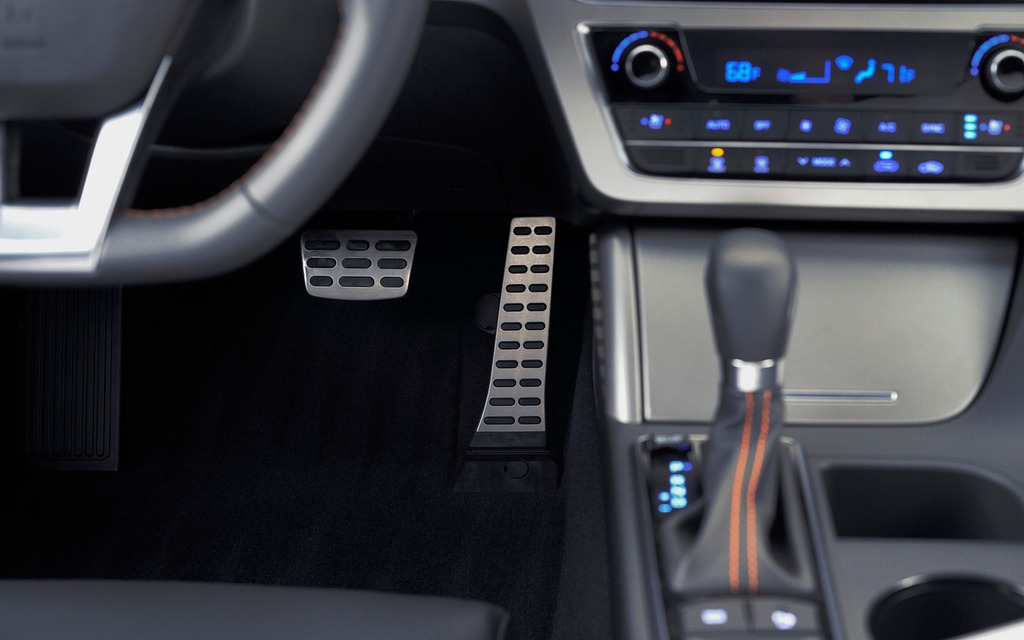 The 2015 Sonata Sport 2.0T features aluminum pedals