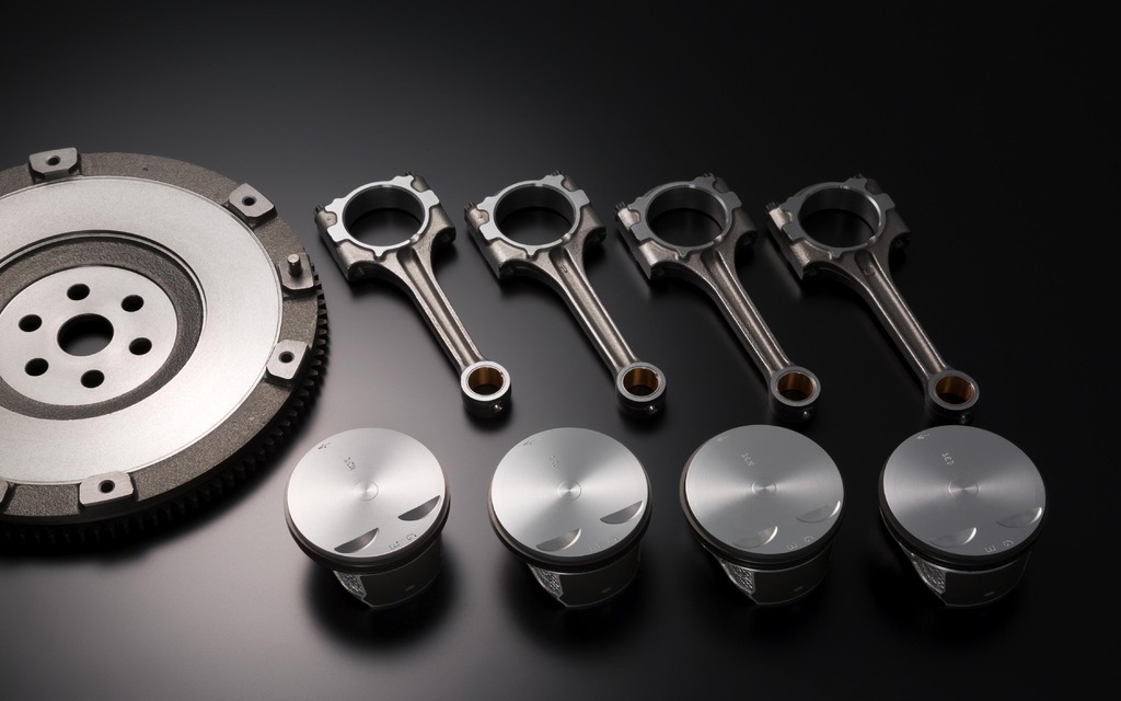 Some nice forged pistons, and a lightweight flywheel!