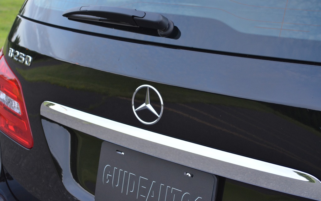L'étoile Mercedes possède un réel pouvoir d'attraction.