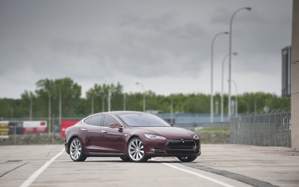 Tesla Model S 2014: La voiture du 21e siècle - Guide Auto