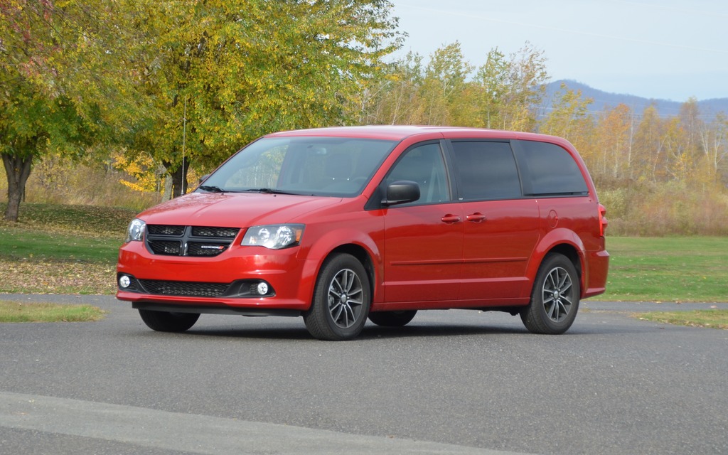 Chrysler Dodge Minivans Targeted By Another Recall The Car Guide