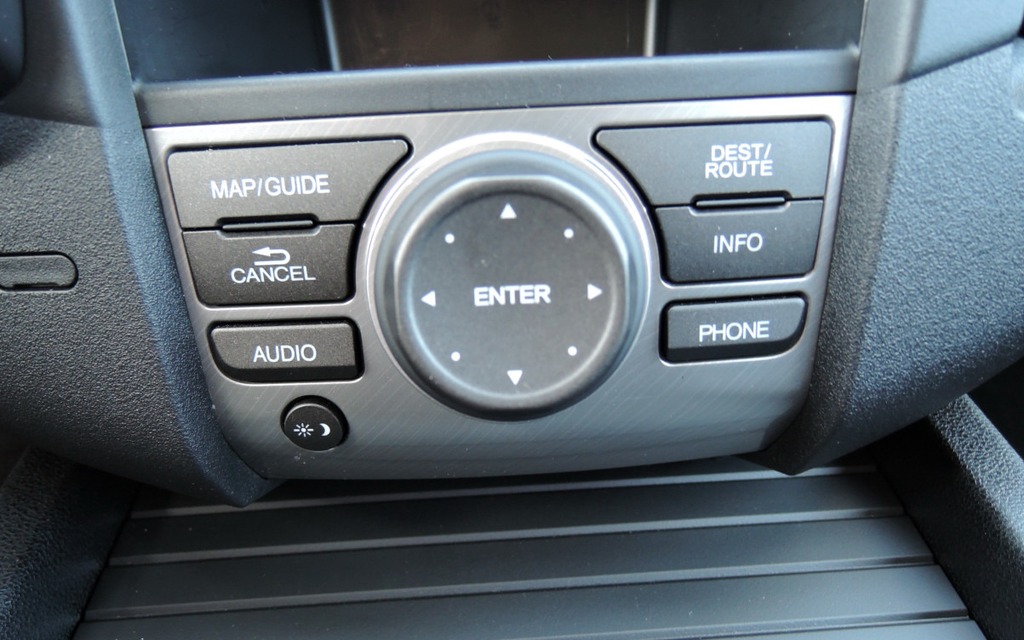 This big control button is used on several other Honda models.