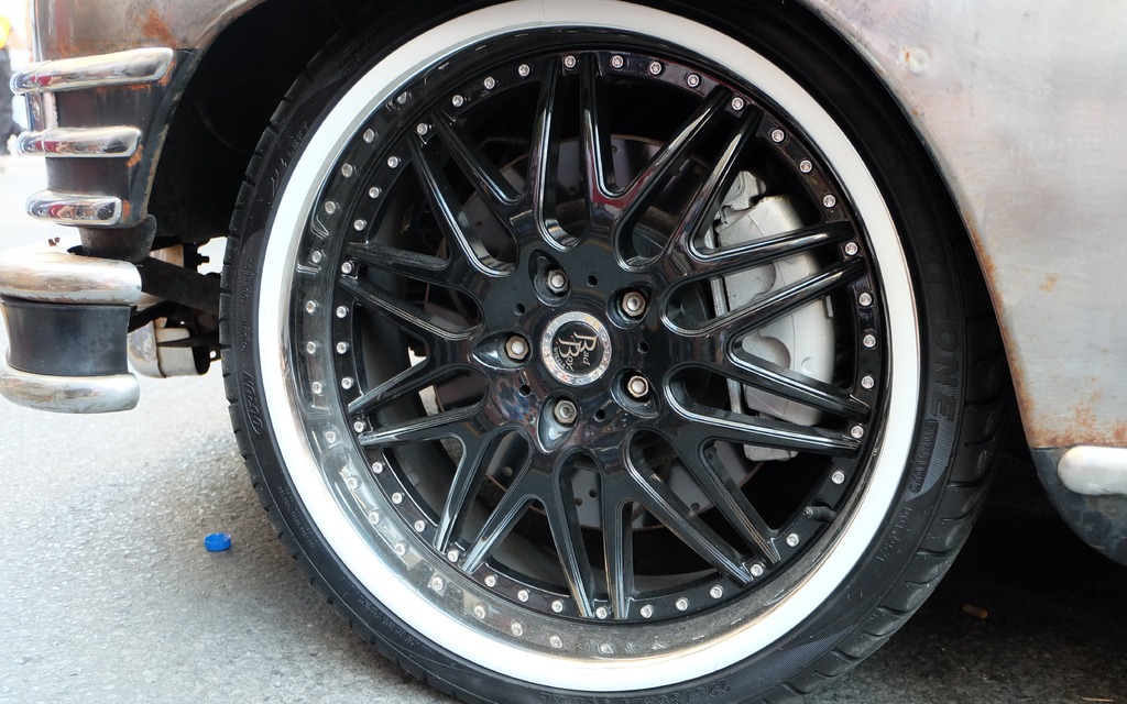 High-performance tires, drilled brakes...