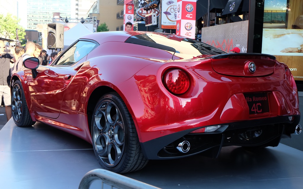 The wonderful Alfa Roeo 4C, for the first time in Montreal