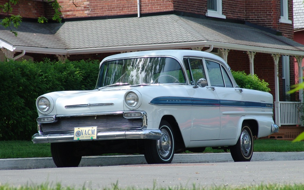 GM Envoy Custom 1960