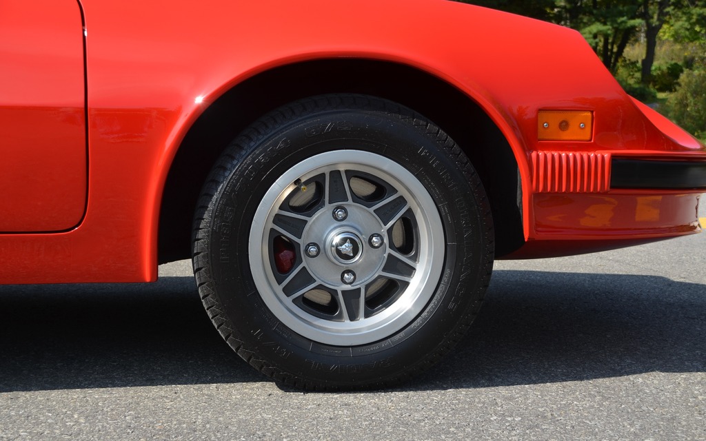 La Puma GTC roule sur des pneus de 14 pouces
