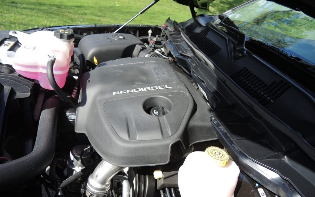 Le moteur Ecodiesel produit 240 cehvaux et 420 lb-pi de couple.