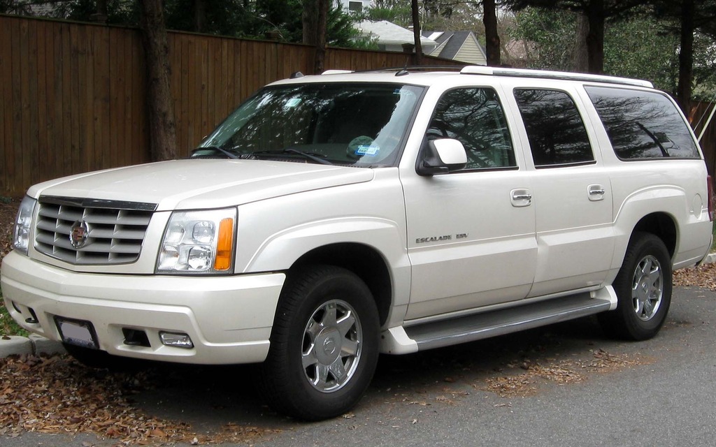 6: Cadillac Escalade ESV 2005