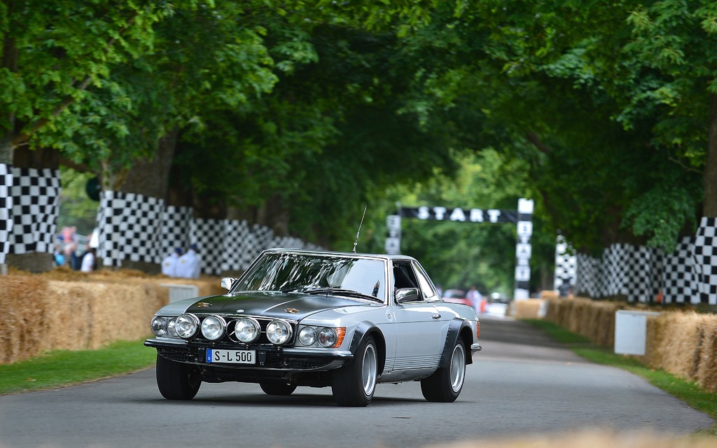 The Mercedes-Benz 500SLC, moments before a crash.