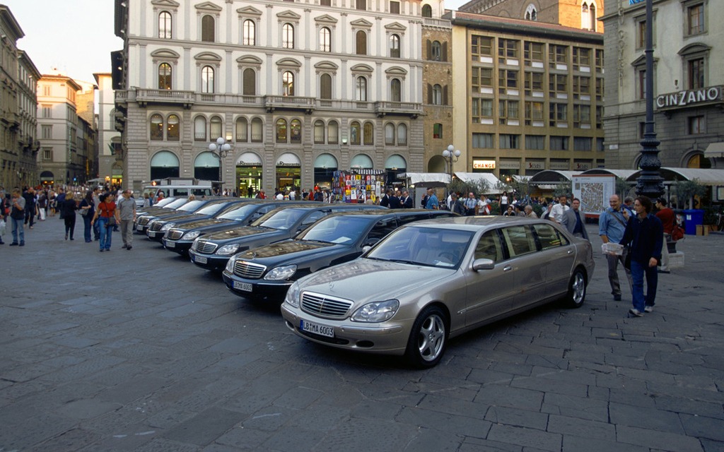 Mercedes-Benz S-Class Pullman (W220)