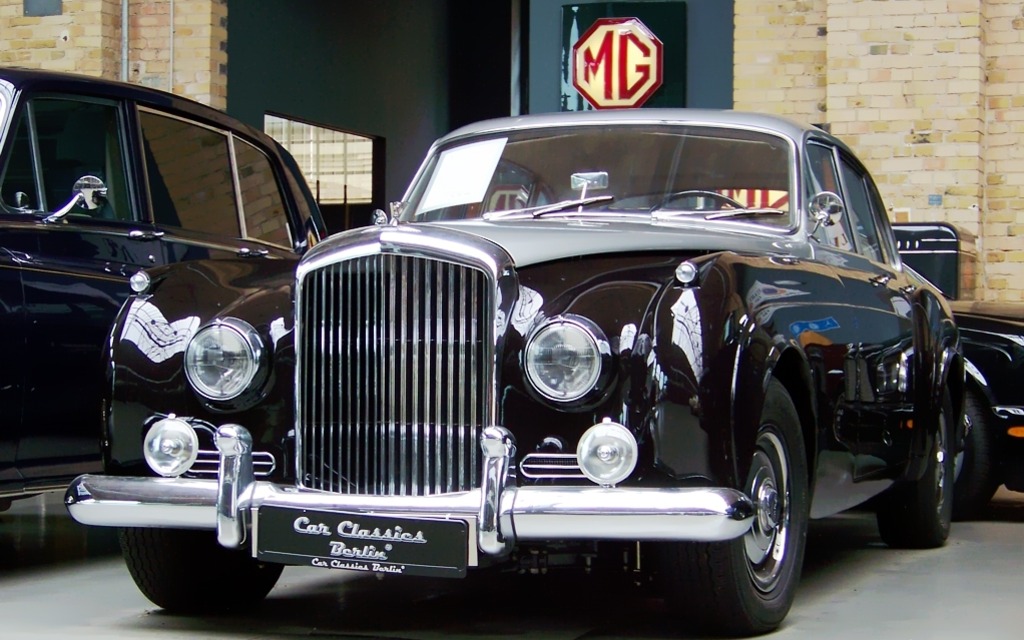 The first Flying Spur dates back to 1957.