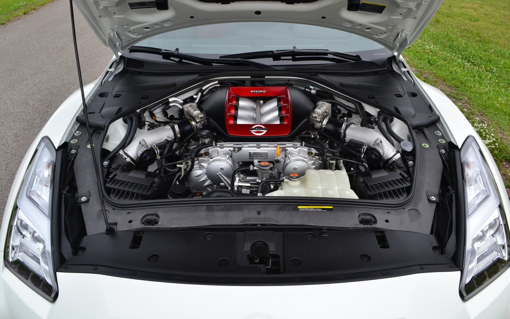 Son V6 turbocompressé de 3,8 litres est entièrement assemblé à la main