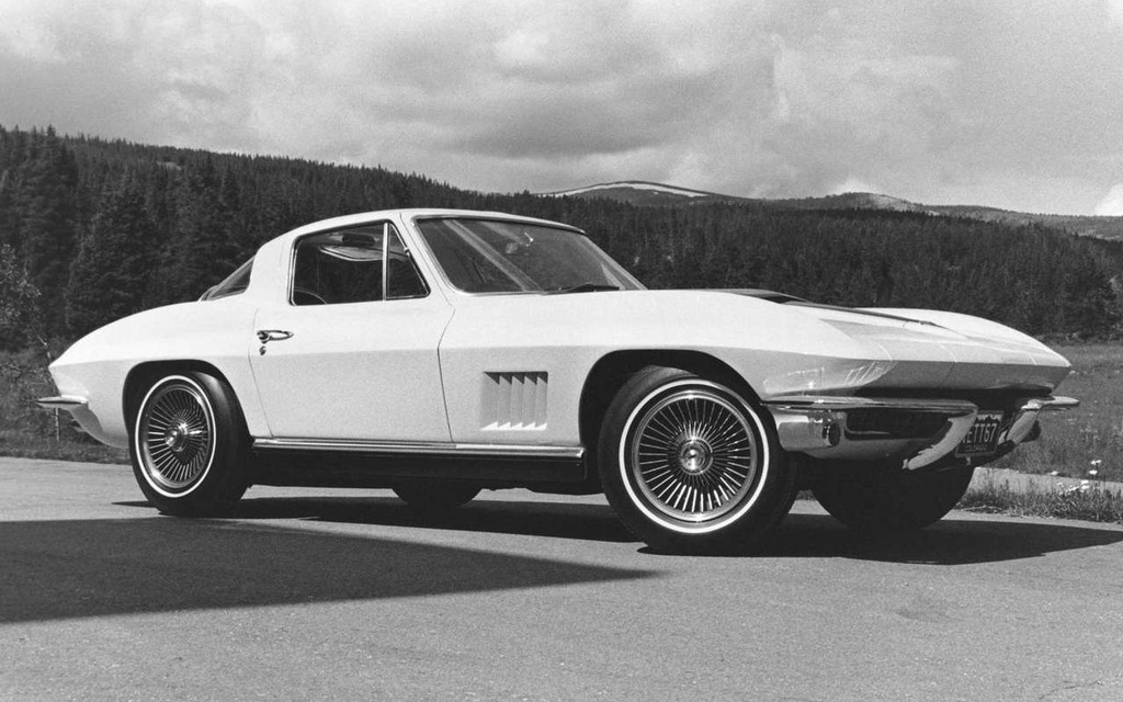La Corvette 1963 s'appelle désormais Sting Ray.