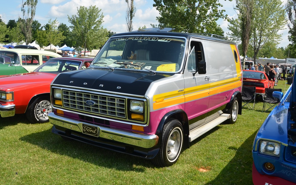 Ah, la belle époque des "Love Vans"... Ford Chateau 1977