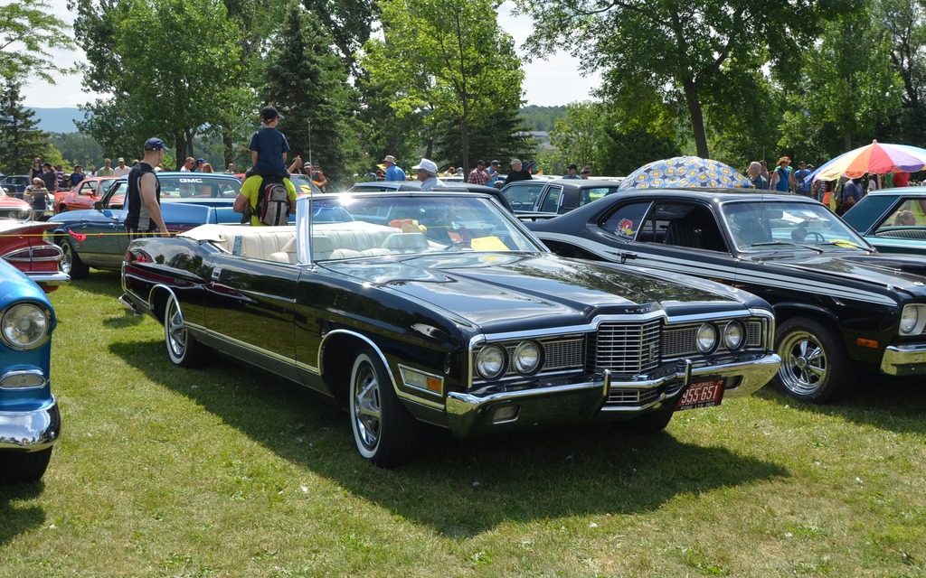 Ford LTD 1972. C'est gros, c'est bateau... et c'est beau!