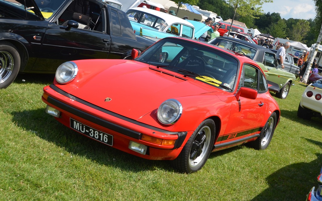 Porsche 911-S 1977. Une Porsche, ça fait toujours de l'effet.