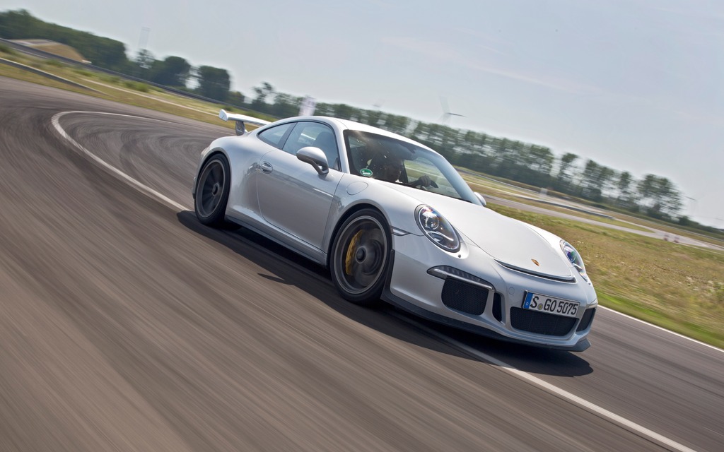 Porsche 911 GT3 2014 - Sur l'aire dynamique du Aldenhoven Test Center