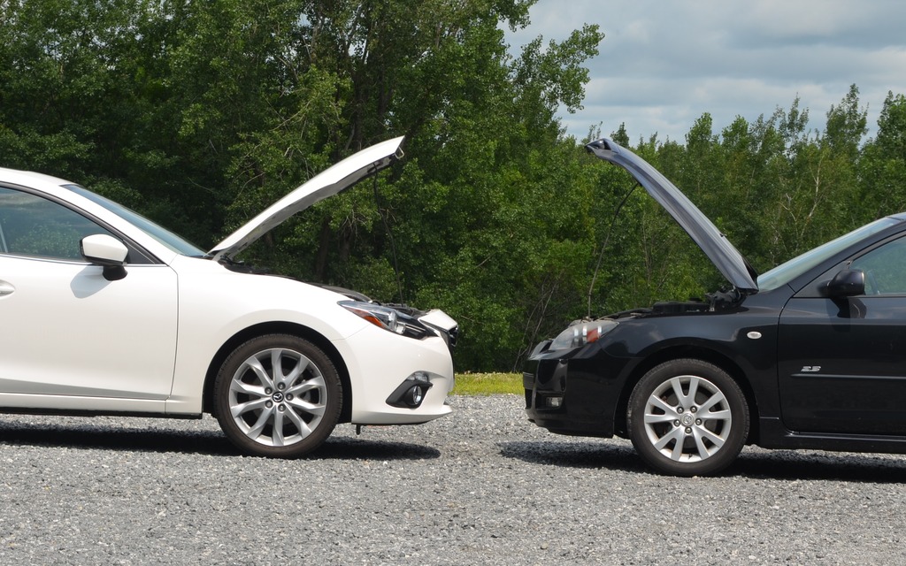 Les deux Mazda en pleine conversation.
