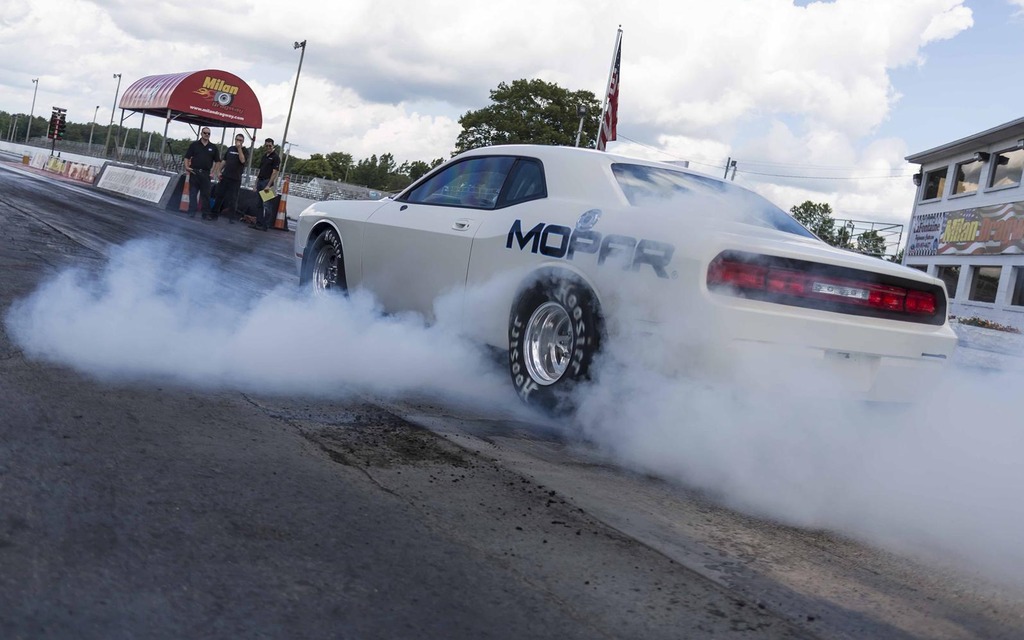 Dodge Challenger Drag Pack