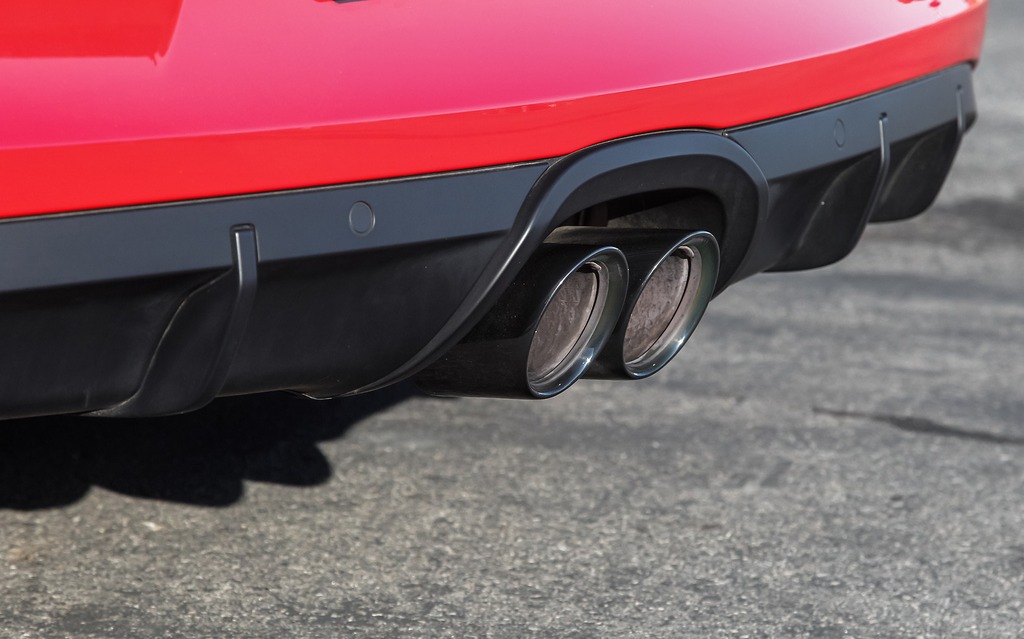 The exhaust tips are painted black in the Sport package.