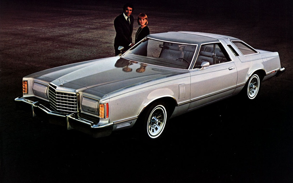 Ford essaie de rapetisser la voiture pour 1977, en la basant sur la Torino.