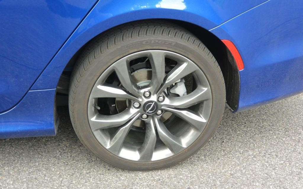 The alloy rims on the 200S are robust.