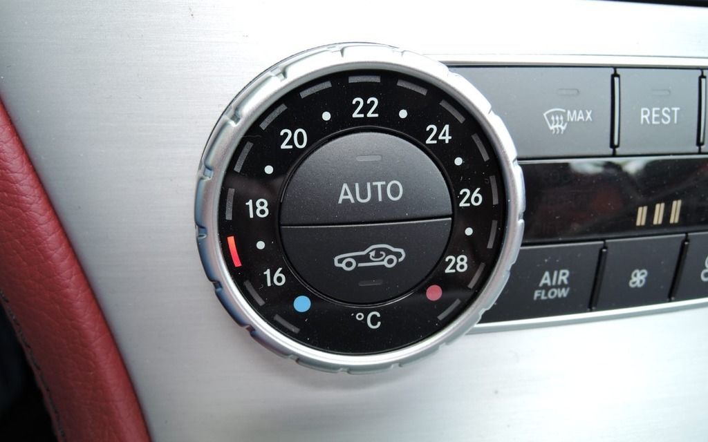 The A/C controls are simple and efficient.