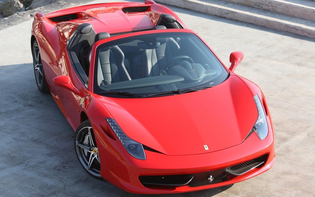 Феррари 458 Italia розовая