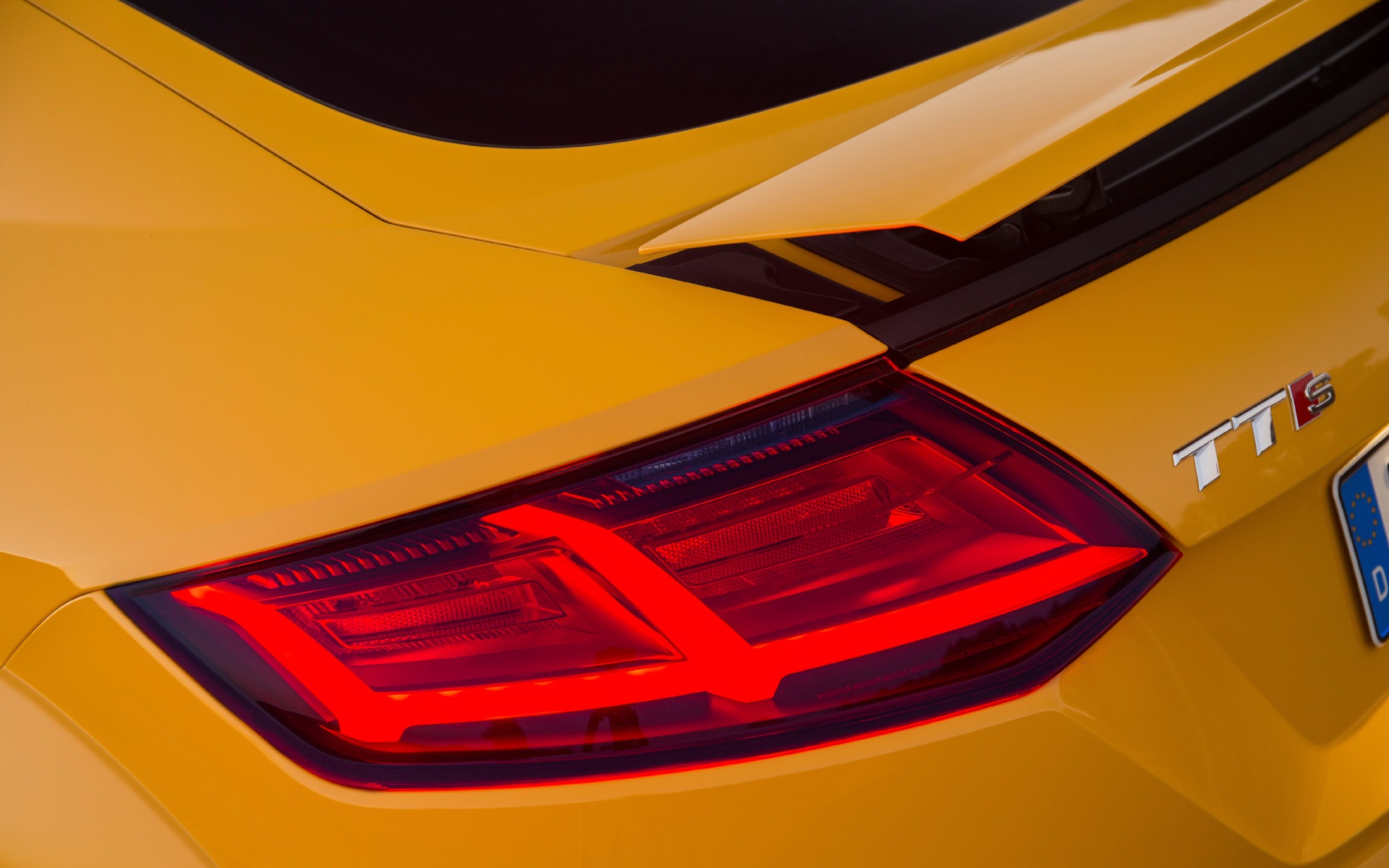 Audi TTS 2016 - Aileron arrière mobile qui se déploie à haute vitesse