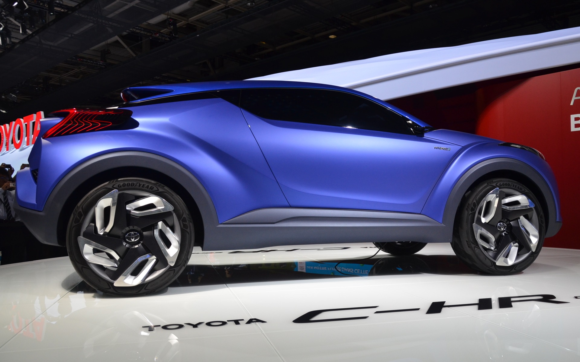 Toyota C-HR au Mondial de Paris 2014