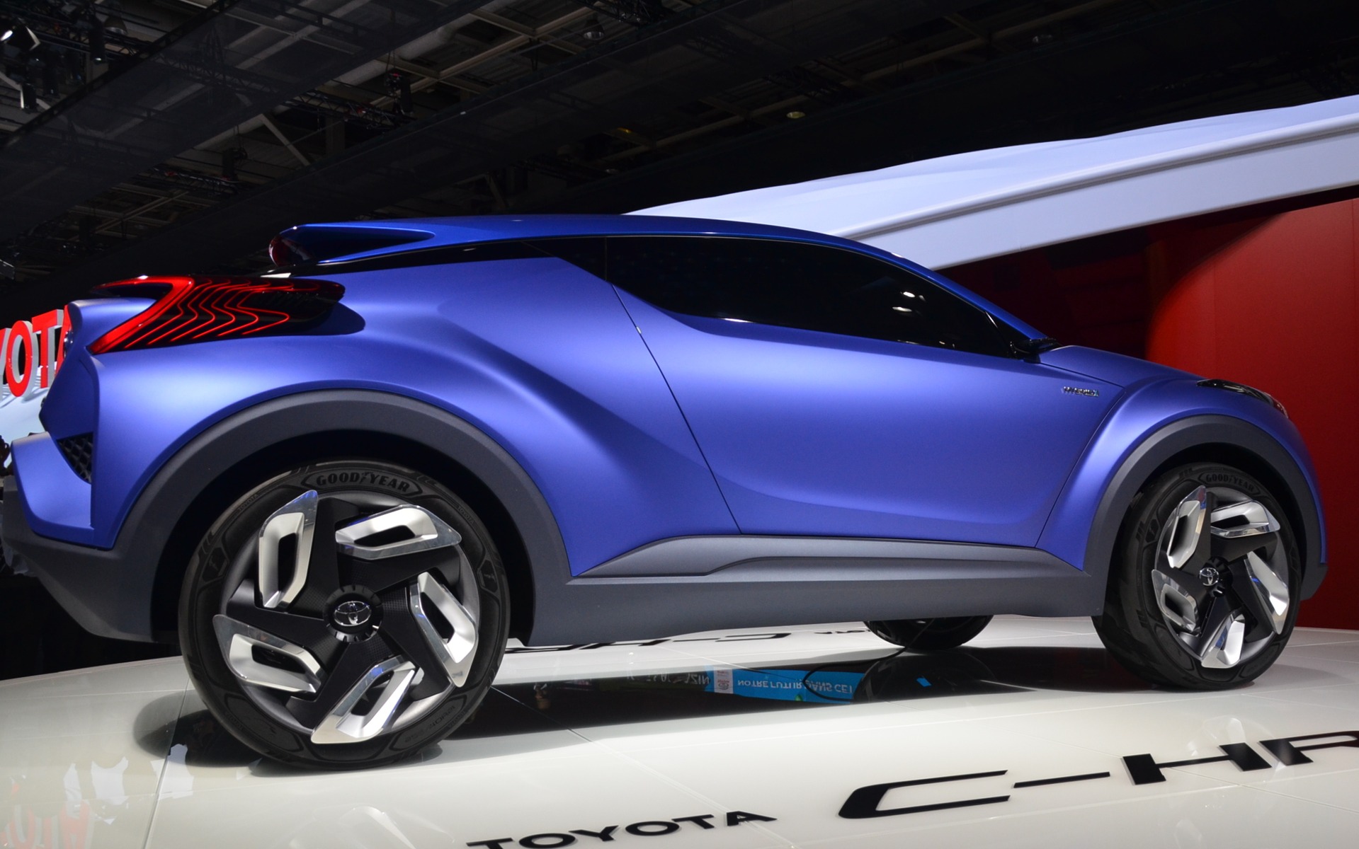 Toyota C-HR au Mondial de Paris 2014