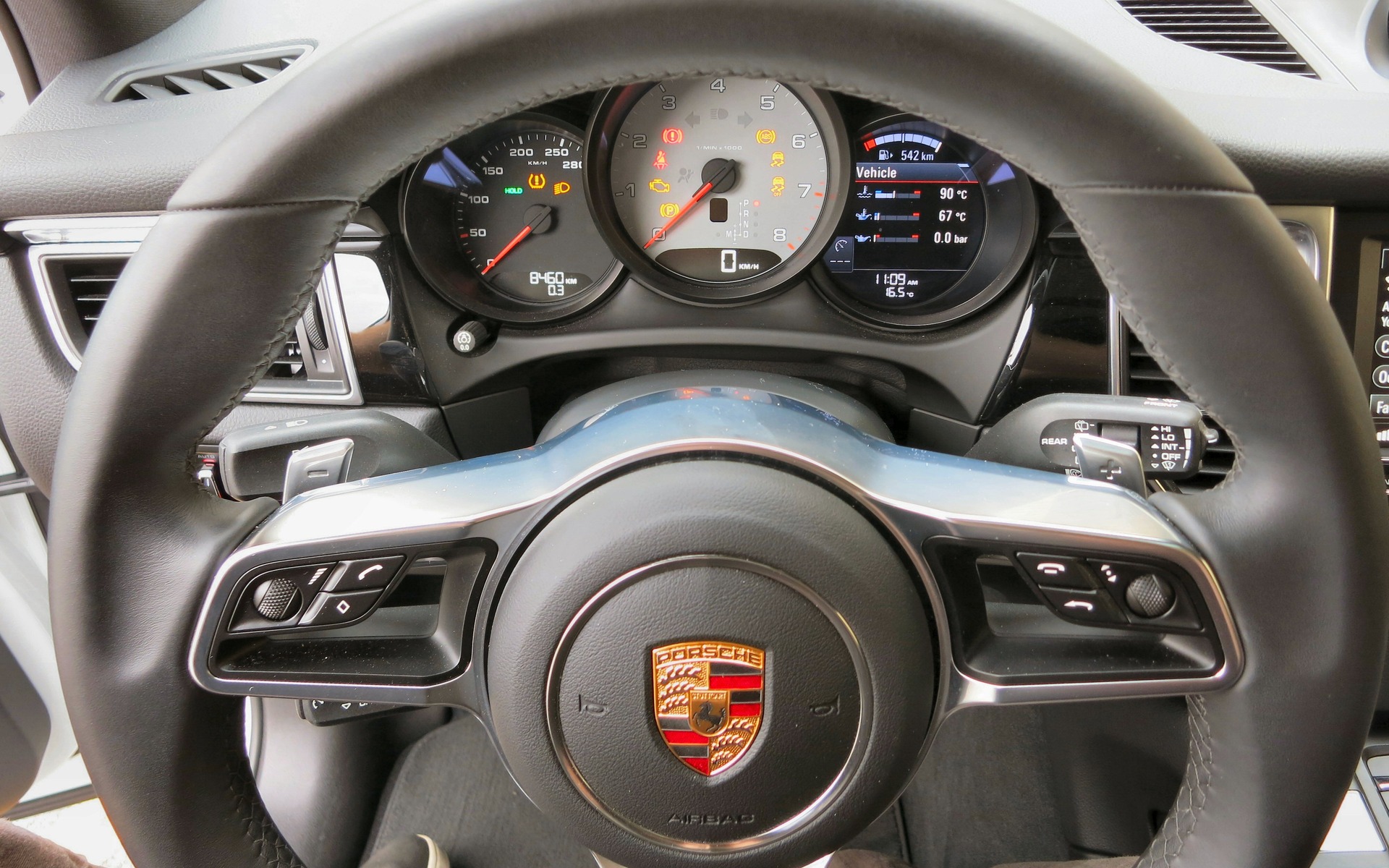 Porsche makes up for it with a very nice gauge cluster.